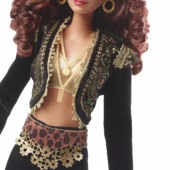 Barbie –  bambola gloria estefan signature doll con abito in oro e nero, include microfono ed accessori, per collezionisti e bambini 6+ anni> Fashion Dolls