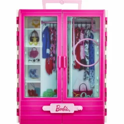 Barbie – bambole & ken con vestiti alla moda, include armadio con maniglia e veicolo con ruote girevoli e cinture di sicurezza; giocattolo per bambini 3+ anni><noscript><img width=