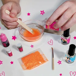 Barbie nail art colour change> Moda, Gioielli, Decorazioni, Cosmetici