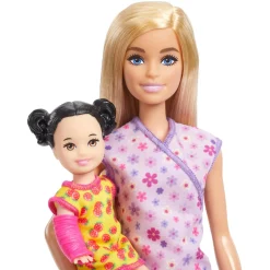 Barbie pediatra set con bambola e accessori a tema><noscript><img width=