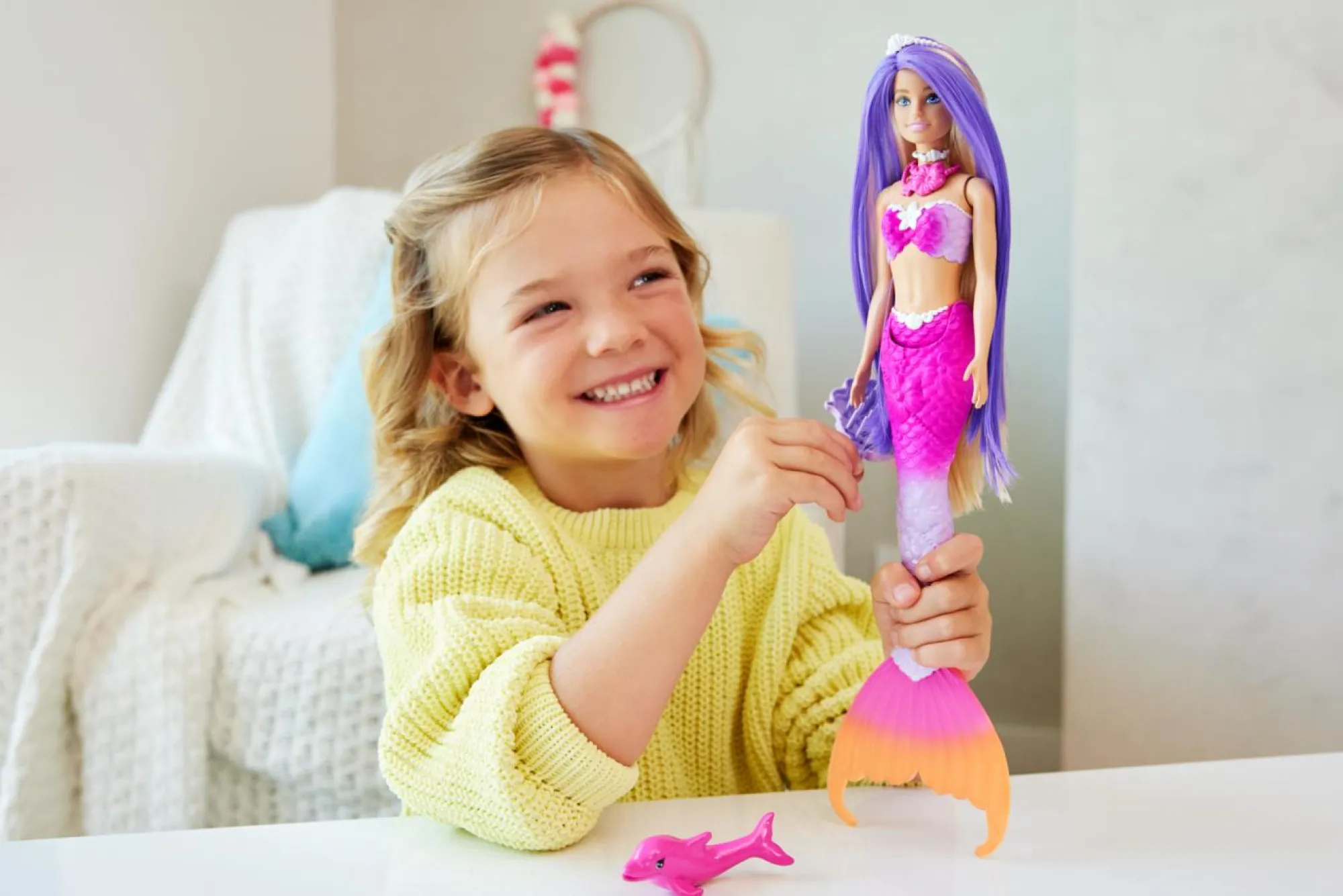 Barbie sirena colori del mare, bambola con effetto cambia colore> Fashion Dolls