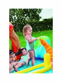 Bestway play center vulcano 265x265x104 cm con fondo gonfiabile, scivolo, spruzzo, gioco con anello e palline><noscript><img width=