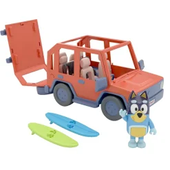 GIOCHI PREZIOSI Bluey auto 4×4, veicolo fuoristrada della famiglia, incluso papà bandit alto circa 8 cm e 2 tavole da surf, come visto in tv><noscript><img width=