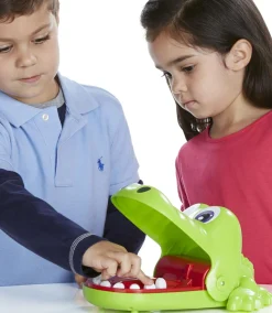 HASBRO GAMING Cocco dentista –><noscript><img width=