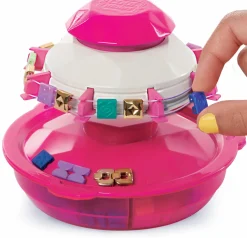 Cool Maker logo Cool maker, pop style bracelet maker, macchina crea braccialetti con 170 perline alla moda e 20 elastici, per bambine e bambini, 7 + anni> Moda, Gioielli, Decorazioni, Cosmetici