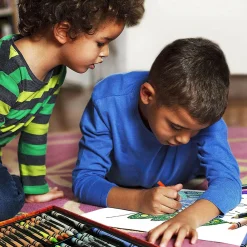 CRAYOLA valigetta colori arcobaleno – kit creativo con 140 pezzi assortiti, età consigliata: 5-10 anni><noscript><img width=