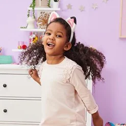 GABBY'S DOLLHOUSE Gabby’s dollhouse | le magiche orecchiette di gabby |role play di gabby | giochi gabby’s dollhouse per bambini dai 3 anni in su><noscript><img width=