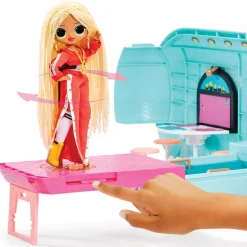 LOL Il nuovo glam n’ go camper è il veicolo più cool per viaggiare con stile. presenta oltre 50 sorprese><noscript><img width=