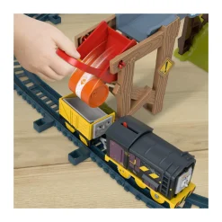 THOMAS & FRIENDS Il trenino thomas – pista cantiere di diesel, set a tema cantiere con pista e 2 veicoli motorizzati><noscript><img width=