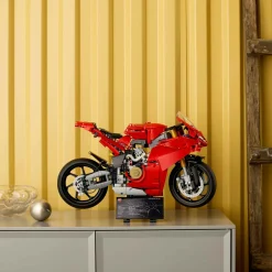 LEGO TECHNIC 42202 motocicletta ducati panigale v4 s, modello per adulti da collezione, idea regalo uomo o donna fan delle moto><noscript><img width=