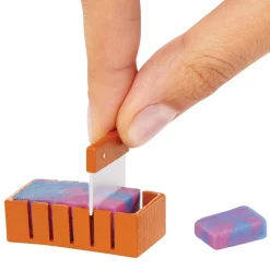 MINIVERSE MGA Mini oggetti da collezione mga’s miniverse make it mini spa: confezione misteriosa con prodotti spa diy funzionanti><noscript><img width=