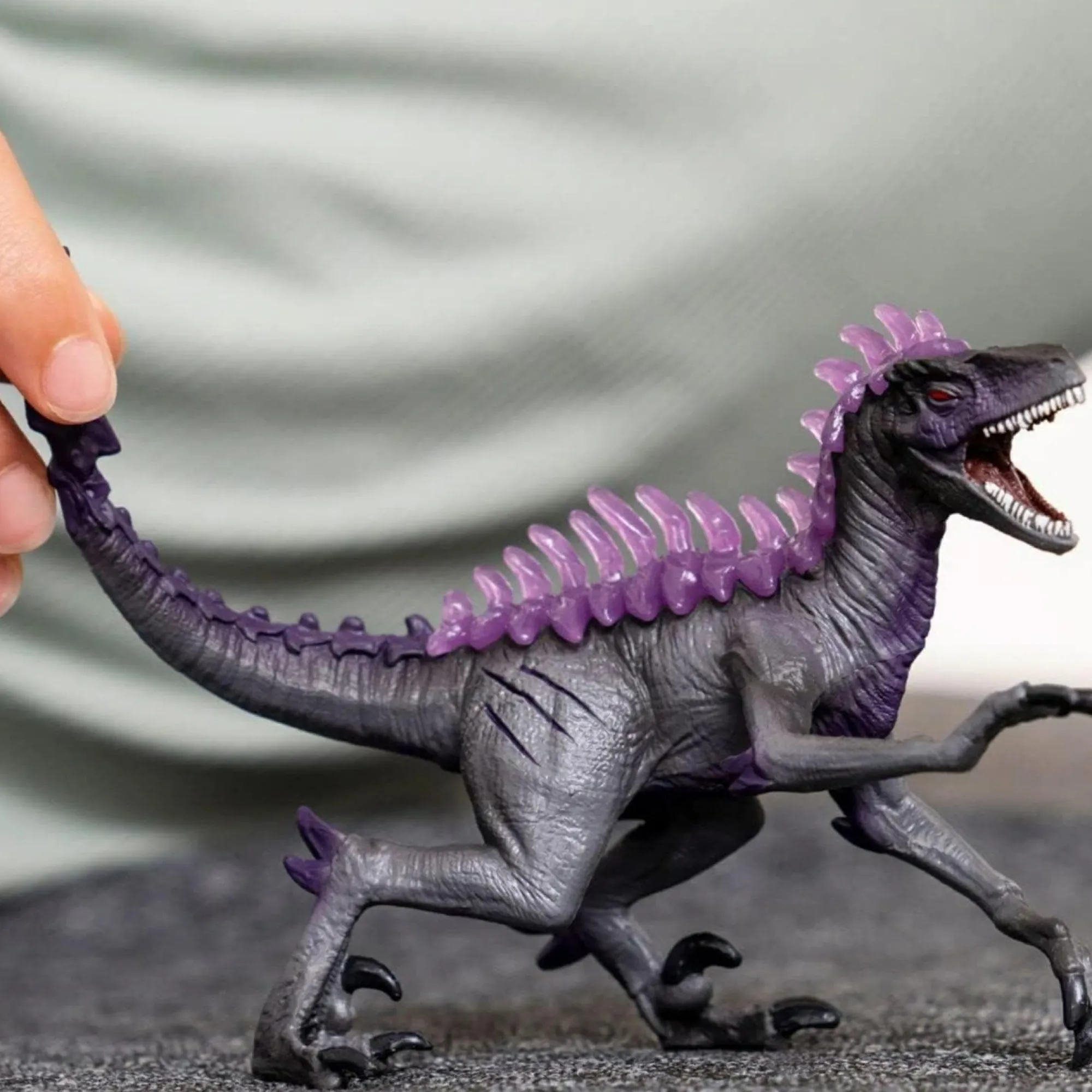 Schleich Ombraptor –> Action Figures