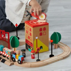 FAO Schwarz Playset trenino con pista e città><noscript><img width=