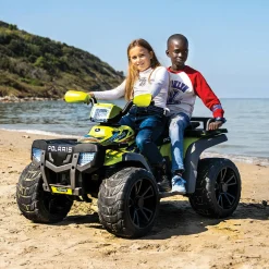 Peg Perego Polaris sportsman pro citrus – -  l’emozione di guidare un quad elettrico con prestazioni di alto livello su tutti i terreni. ruote gommate e 2 motori silenziosi con una potenza di ben 840w. 6 anni +.><noscript><img width=