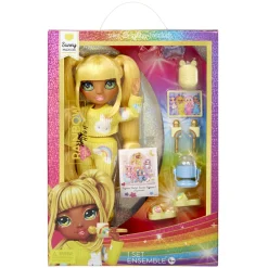 Rainbow High junior high pj party – sunny madison – bambola snodata da 22 cm con morbida tutina, pantofole e accessori da gioco> Fashion Dolls