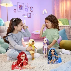 Rainbow High swim & style sunny – bambola 28 cm con confezione scintillante, 10+ outfit, costume da bagno rimovibile, sandali e accessori divertenti><noscript><img width=