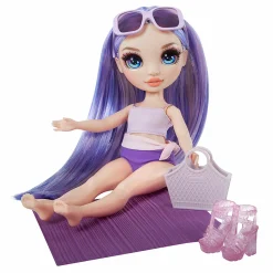Rainbow High swim & style – violet (viola) – bambola da 28 cm con confezione scintillante e oltre 10 outfit – costume da bagno rimovibile, sandali, accessori divertenti><noscript><img width=