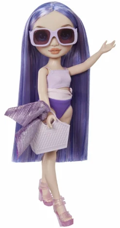 Rainbow High swim & style – violet (viola) – bambola da 28 cm con confezione scintillante e oltre 10 outfit – costume da bagno rimovibile, sandali, accessori divertenti><noscript><img width=