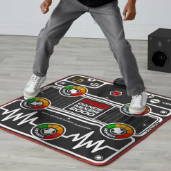 FAO Schwarz Tappeto musicale dance party><noscript><img width=