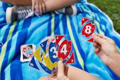 MATTEL GAMES Uno h2o to go – gioco di carte impermeabile per tutta la famiglia><noscript><img width=