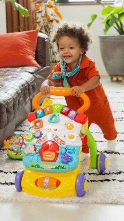 VTECH – un super primipassi parlante 2 in 1 con tavolo attività rimovibile per fare il pieno di scoperte!> Cavalcabili E Primi Passi